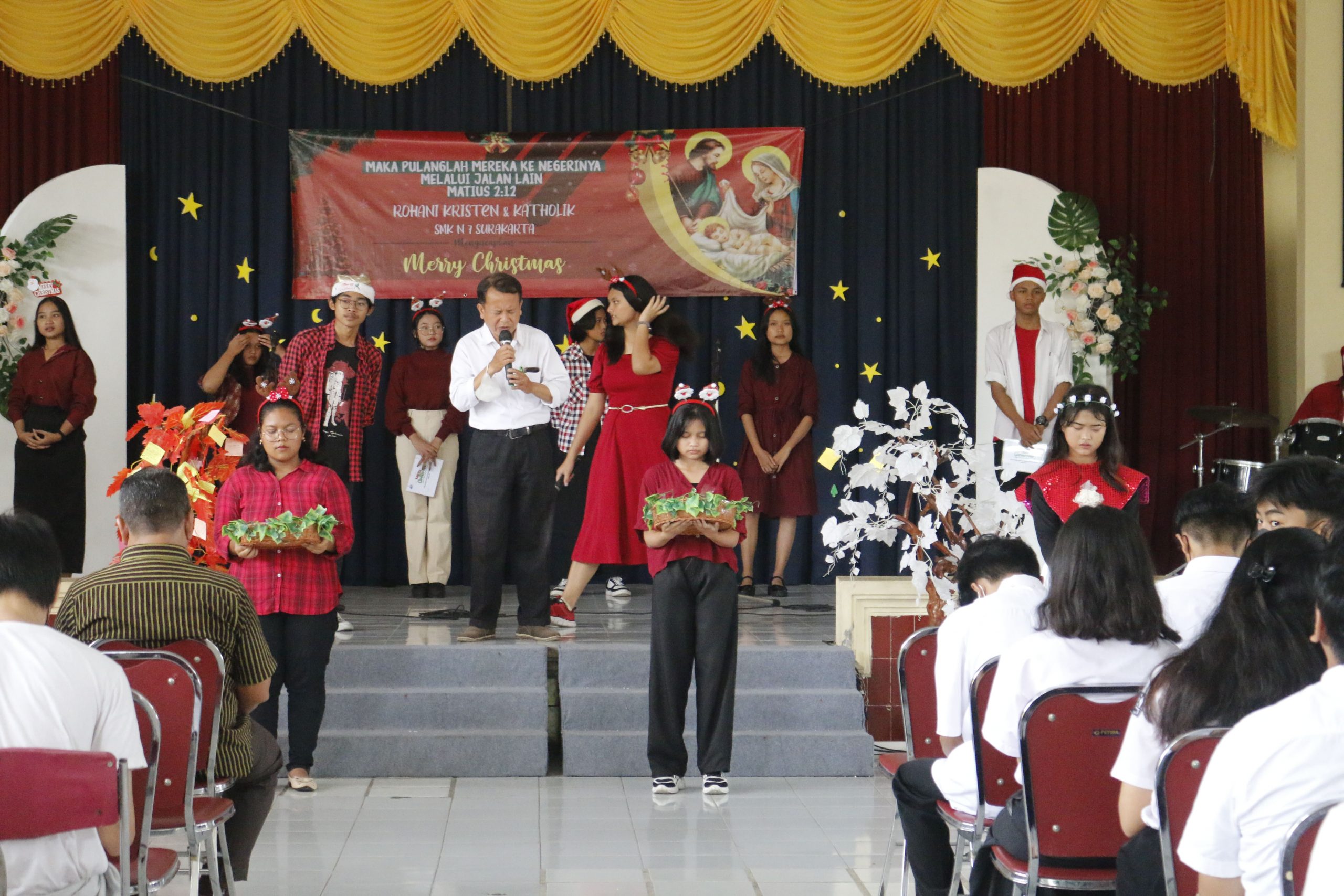 Suka Cita Natal di SMKN 7 Surakarta