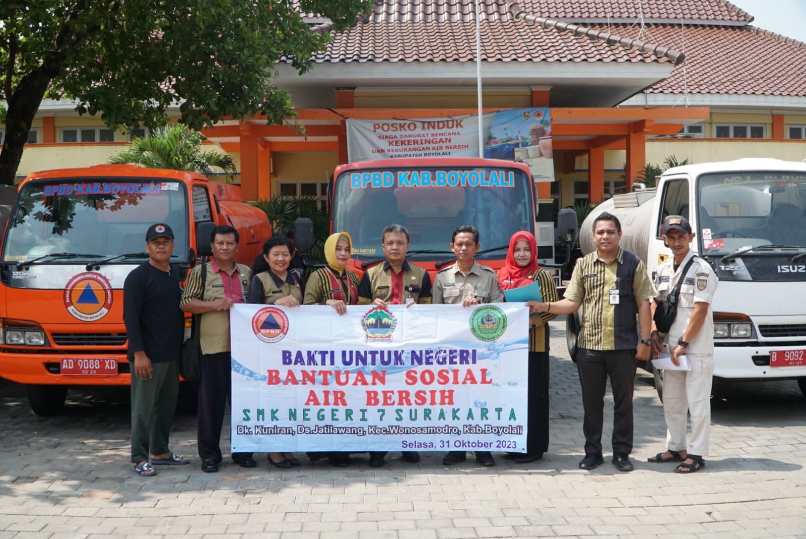 Donasi Air Bersih dari SMKN 7 Surakarta Untuk Warga Desa Jatilawang