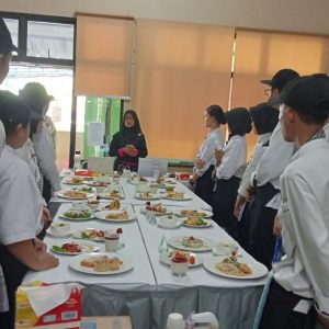 Uji Kompetensi Kuliner SMK Negeri 7 Surakarta 100% peserta didik dinyatakan “Kompeten”.