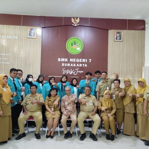 Penyerahan PLP Mahasiswa UMS ke SMK N 7 Surakarta