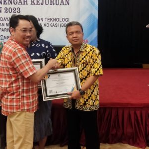 Penghargaan bagi SMKN 7 Surakarta menjadi PB (Pusat Belajar)