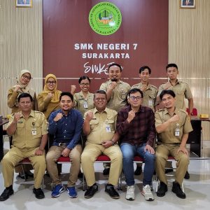 Kelas Industri DKV SMKN 7 Surakarta dan PT. Owalah Aksara Interkreasi