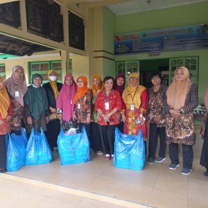 BAGI BAGI TAKJIL GURU NORMATIF ADAPTIF