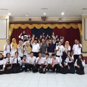 Siswa ULP SMK Negeri 7 Surakarta Dapat Materi Grooming dan Greeting dari Solo Safari Zoo